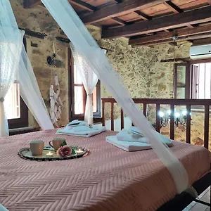  Apartment Filia's Traditional Haouse, Old Town In